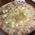 トンガリアーノ - ゴルゴンゾーラピザ