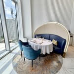 RISTORANTE OZIO - こちらのソファー席に座わりました♪