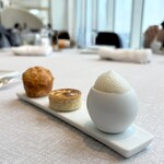 RISTORANTE OZIO - ・季節のヴルーテ（空豆）
      ・プティキッシュロレーヌ
      ・グジェール