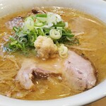 三ん寅 - 味噌ラーメン。あなたは生姜をいつ溶く？ 私は途中派です。