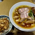 親鶏中華そば 綾川 本店 - 