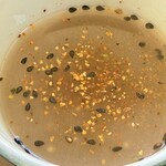 鵠沼海岸 蕎麦兄 - そこへ蕎麦つゆを投入。