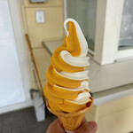 もち吉 - 料理写真:ソフトクリーム 300円