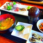 お食事処まるに - 