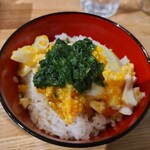 うしお - ニラ玉丼