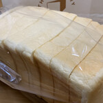 食パン専門店 DEAI THE BAKERY&CAFE - 美しい食パン。