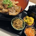 肉飯とやま プライムツリー赤池店 - 