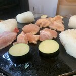 地鶏ごや - 鶏の油を野菜　おにぎりに吸わす