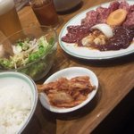 上野 太昌園 上野駅前店 - Bランチ　はカルビとホルモン盛り合わせ