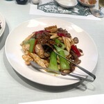 北京料理桂蘭 - 高級食材のマコモタケと和牛の赤身肉がふんだんに使われています(o^^o)