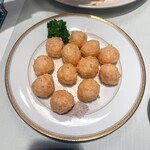 北京料理桂蘭 - 海老の揚げ団子です(o^^o)