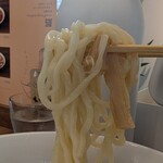 La La Gottsuo - 最後まで美味しい中太麺