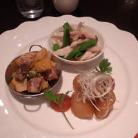 過門香 點 有楽町イトシア店 - フカヒレ姿煮コース：前菜、ホタテ紹興酒漬け他