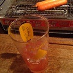 ハモター酒場 - チョリソー焼ける間に一杯目が終了も真近です。