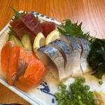 個室で味わう博多もつ鍋と手打ち焼き鳥 呑兵衛 新橋店 - 