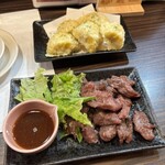 旬肴ひでか - とうもろこしの天ぷらと牛ハラミ焼き　とうもろこしがめっちゃ甘かった。