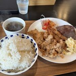 Cafe LiBRA - リブラAランチ
ごはん大盛りにチキンナンバン一枚追加