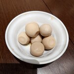 鉄板料理 ゆうしょう - うずらの玉子醤油漬