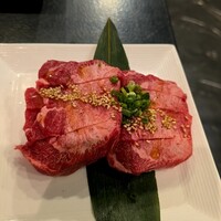 老舗精肉店直送 千種焼肉 飛騨牛の奴隷 千種店 - 
