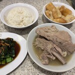 Song Fa Bak Kut Teh - pork ribs soup(s)  8.80シンガポールドル