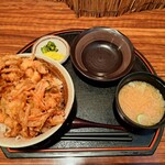 谷津家 - 料理写真:かきあげ天丼(1067円)