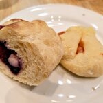 cafe winds daimon - ブルーベリークリームチーズパン❤️チョリソーパン❤️