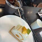 トシ・ヨロイヅカ 東京 - 