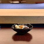 銀座 虎あら - 車海老の酒盗漬けの石焼き