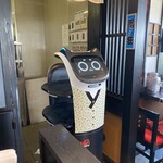 五味八珍 - ネコ型配膳ロボット「BellaBot（ベラボット）」