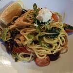 Dundee's Restaurant on the Waterfront - パスタも食べちゃうよ