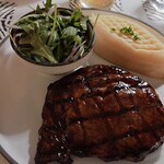 Waterbar & Grill Steakhouse - 付け合わせはガーリックマッシュポテト