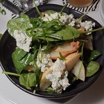 Waterbar & Grill Steakhouse - ナシのサラダがアリなのよ。これがまた。