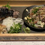 高知藁焼き 屋台餃子 土佐宿毛マーケット - 藁焼き鰹 塩五切・タレ五切