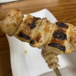 笑庵 - 焼き鳥(ネギ間)。大ぶりで意外に美味しかった。