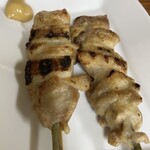 笑庵 - 焼き鳥(ネギ間、もも)。