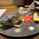 花門 - 鮎塩焼き　緑のソースはタラの芽？のソース‥
      　　　　　だったと思う珍しいソース