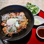 HOLZ - 鳥の山賊丼