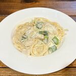 ダルバァッヴォ - ホタテと北海道産グリーンアスパラガスのクリームソーススパゲッテｲ