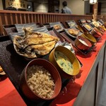 炭火焼干物定食 しんぱち食堂 天神パルコ店 - 