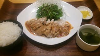 チョップスティック - 蒸し鶏ピリ辛ソース ご飯セット(780円)