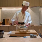 赤坂 剱持 - 店主の笑顔