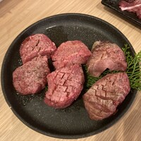 黒毛和牛焼肉 肉處 きっしゃん 西中島総本店 - 厚切り牛タン