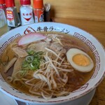 くつろぎ亭ひこべえ  - 牛骨ラーメン