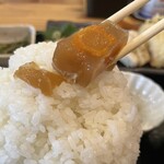 わ楽 - 煮凝り　オンザライス   ふるふるで逸品