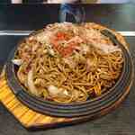 まるしょう特製ソース焼きそば（特盛）