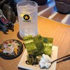 居酒屋 猿猴橋 - ①縞鯵、胡椒鯛のお造り《お通し》(税込400円)
②山葵菜とクリームチーズ、味付海苔付(税込748円)
お酒①猿猴の檸檬サワー(税込638円)