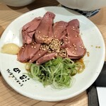 もつ煮込み専門店 沼田 川崎チネチッタサイド店 - ハツ刺し