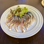 バルバルキッチンアメリ - 〆鯖(¥450)
      量的には十分だが、枚数を減らしてもう少し厚切りにした方がより美味しく感じられると思う。