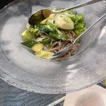 炭火焼と肴 憩い - そばサラダ
