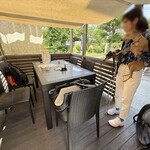 鵠沼海岸 蕎麦兄 - テラス席風景。